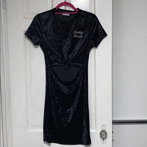 A’gaci Pretty Hurts Knot Front Velvet Dress black - Picture 4 of 4